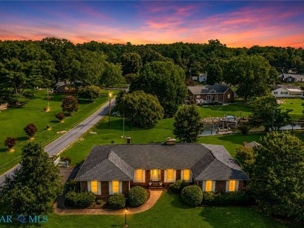 32 Boat House Cove , Kilmarnock, VA 22482