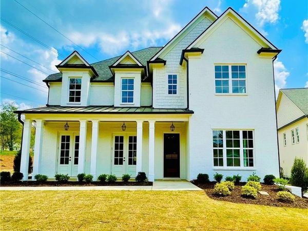 212 Suwanee Avenue , Suwanee, GA 30024