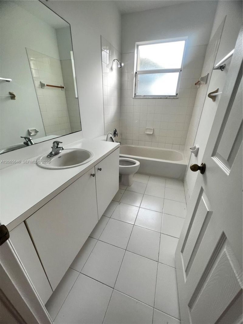 1720 NE 33rd Ave , Unit 110-5, Homestead, FL 33033 Photo