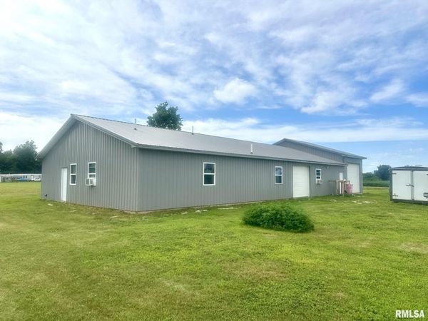 1602 Portuguese Hill Road, Jacksonville, IL 62650