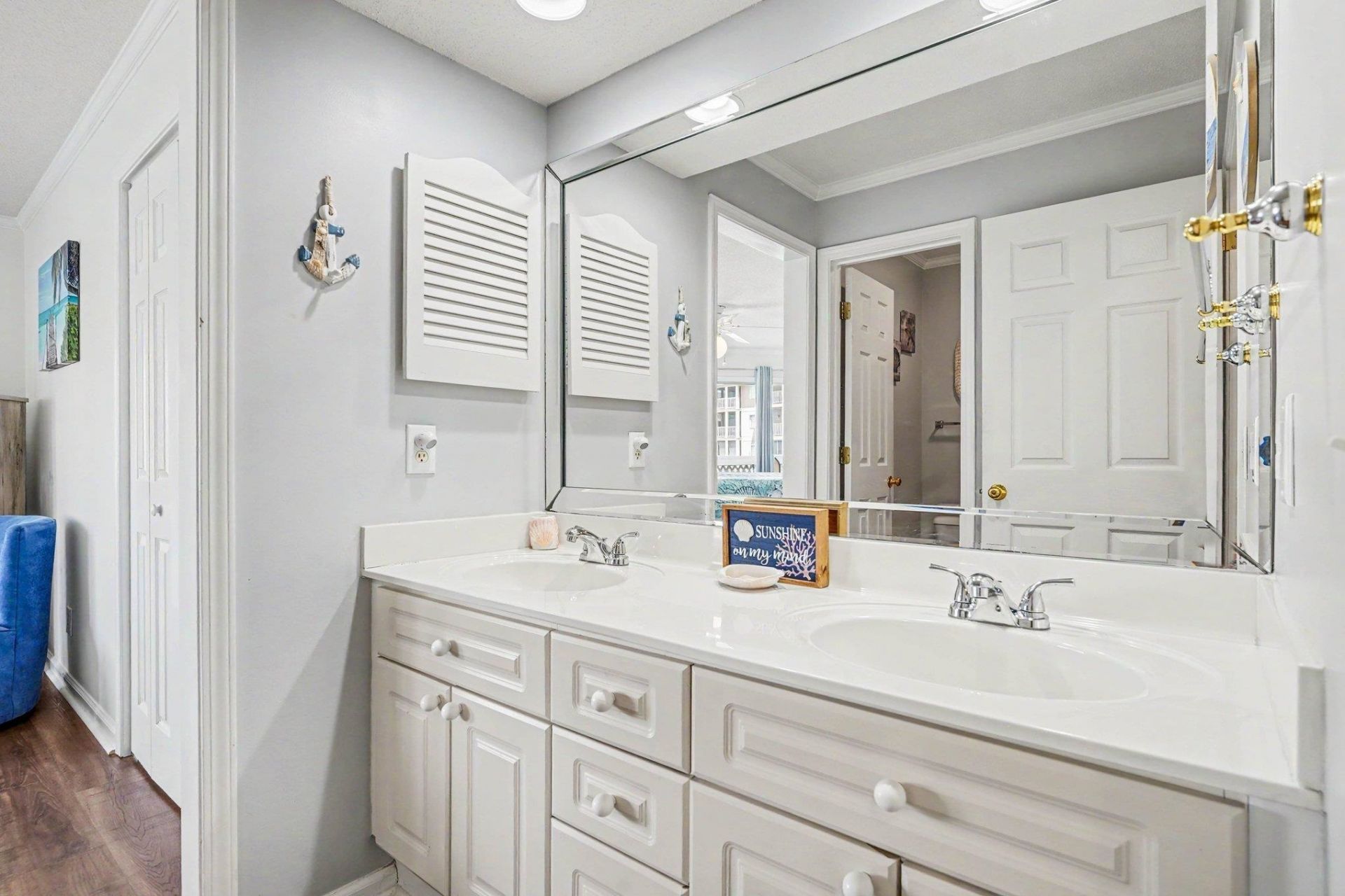 300 Shorehaven Dr. Photo 15