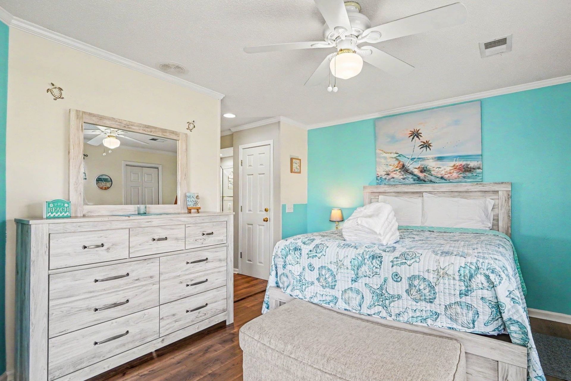 300 Shorehaven Dr. Photo 8