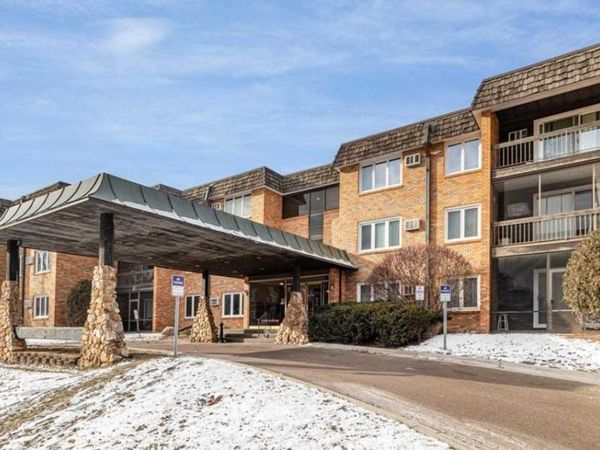 3200 Virginia Avenue S, Unit 104, Saint Louis Park, MN 55426