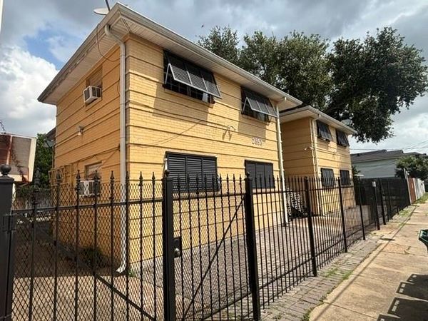 2853 DRYADES Street , New Orleans, LA 70115
