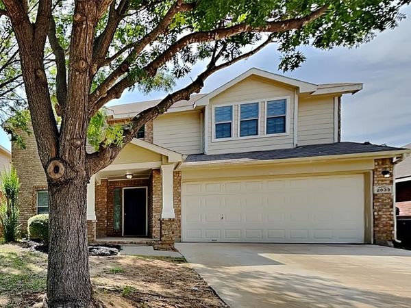 2839 Park Place Drive, Grand Prairie, TX 75052
