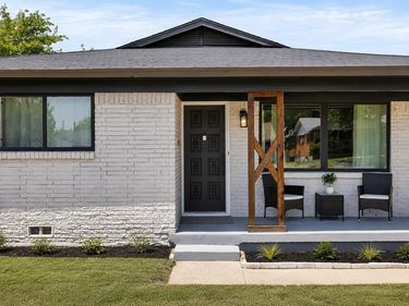 2915 Clinton Avenue, Fort Worth, TX 76106