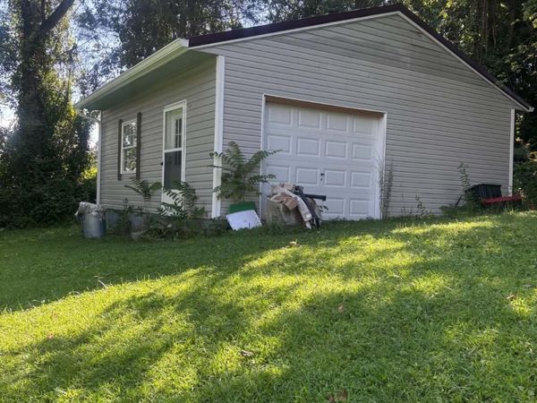 501 Back Valley Rd, Speedwell, TN 37870