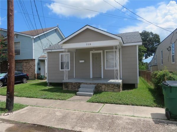 715 DOLHONDE Street , Gretna, LA 70053