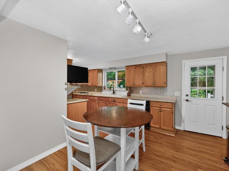1390 Ridgecrest Drive, Miami Township, OH 45150 Photo 11