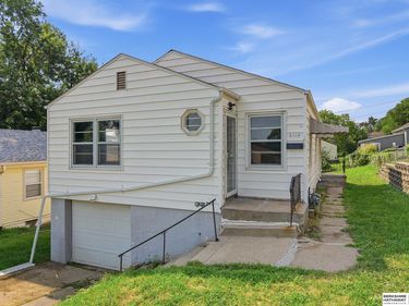 3115 Grebe Street, Omaha, NE 68112