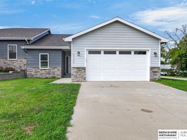 2708 Viking Circle, Blair, NE 68008