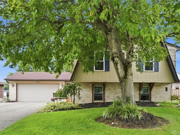 905 Victoria Drive, Franklin, OH 45005