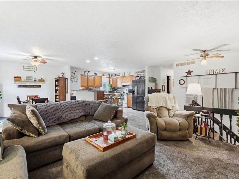 905 Victoria Drive, Franklin, OH 45005 Photo 12