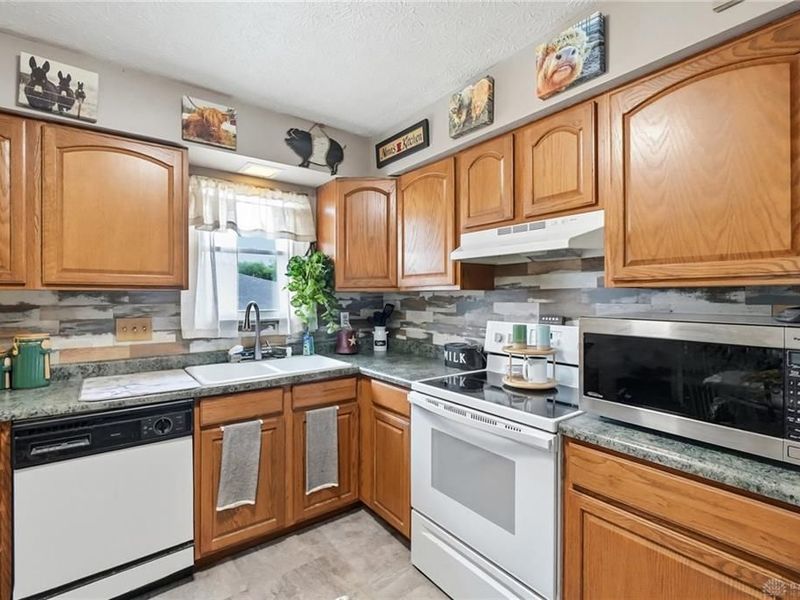905 Victoria Drive, Franklin, OH 45005 Photo 14