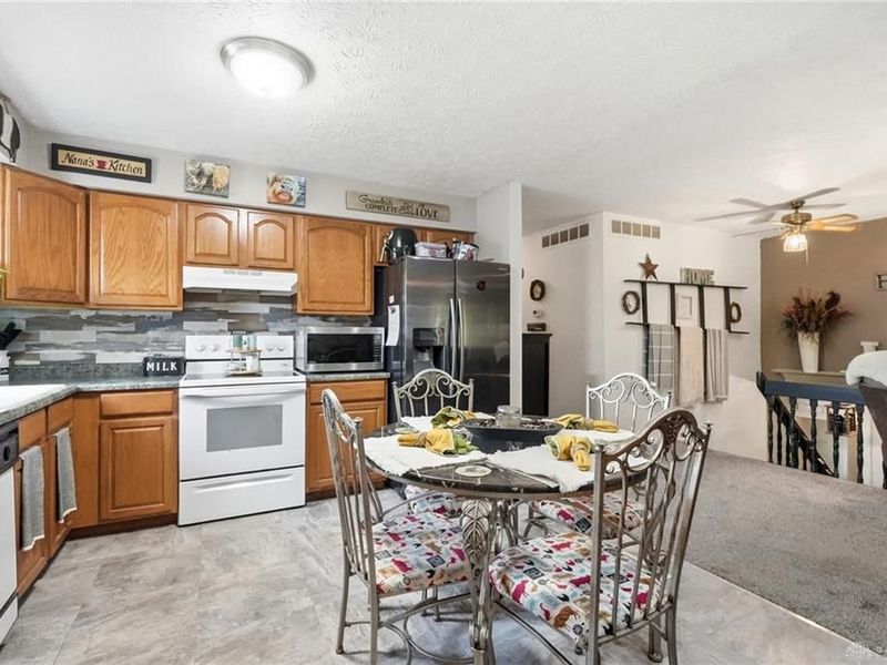 905 Victoria Drive, Franklin, OH 45005 Photo 17