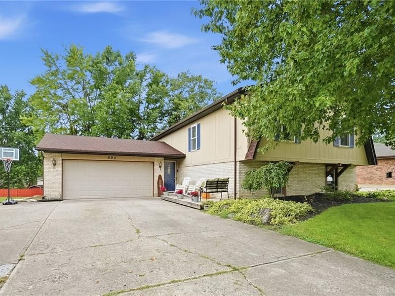 905 Victoria Drive, Franklin, OH 45005 Photo 2