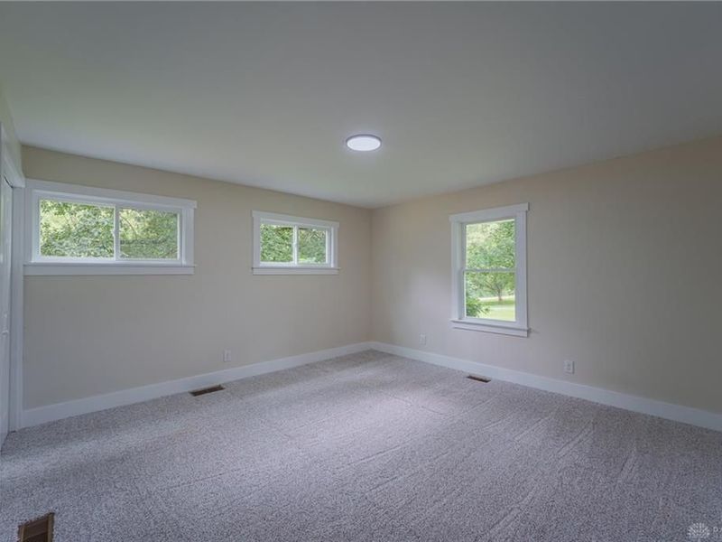 759 N Hampton Road, Bethel Township, OH 45504 Photo 28
