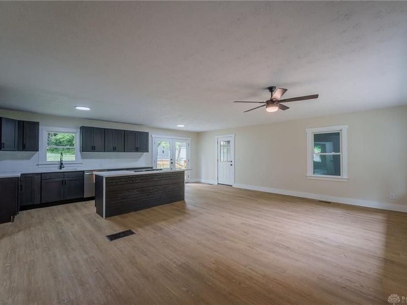 759 N Hampton Road, Bethel Township, OH 45504 Photo 9