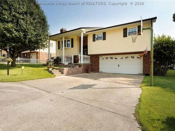 5202 Dellway Drive, Charleston, WV 25313