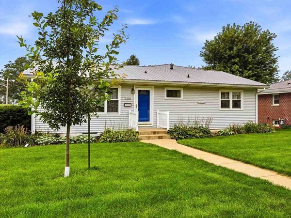 309 E 10Th St, Tipton, IA 52772