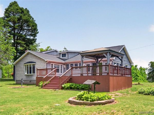 9 Tannery Street , Waterport, NY 14571