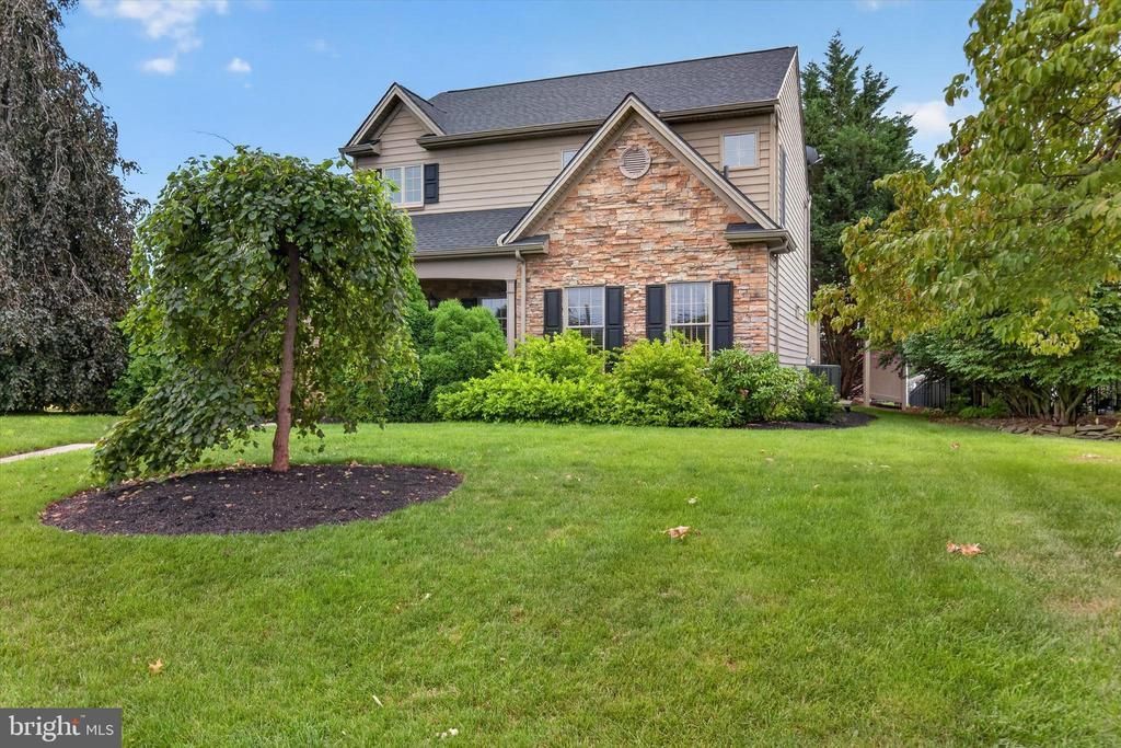 506 W CARACAS AVENUE, HERSHEY, PA 17033