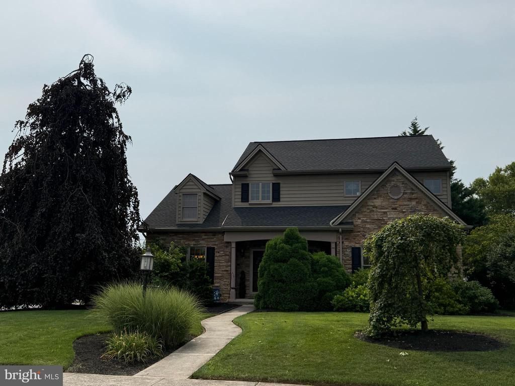 506 W CARACAS AVENUE, HERSHEY, PA 17033
