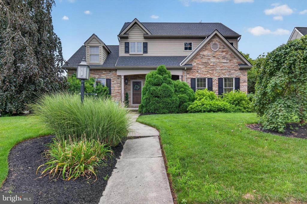 506 W CARACAS AVENUE , HERSHEY, PA 17033