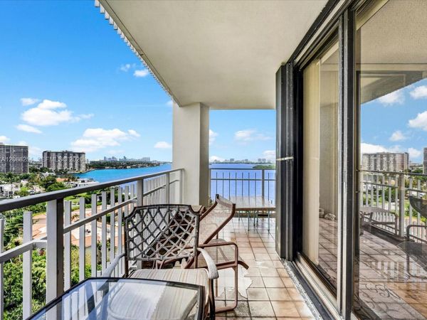 4000 Towerside Ter , Unit 1407, Miami, FL 33138