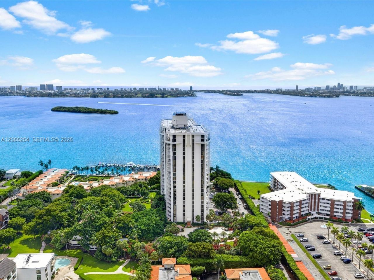 4000 Towerside Ter, Unit 1407, Miami, FL 33138 Photo