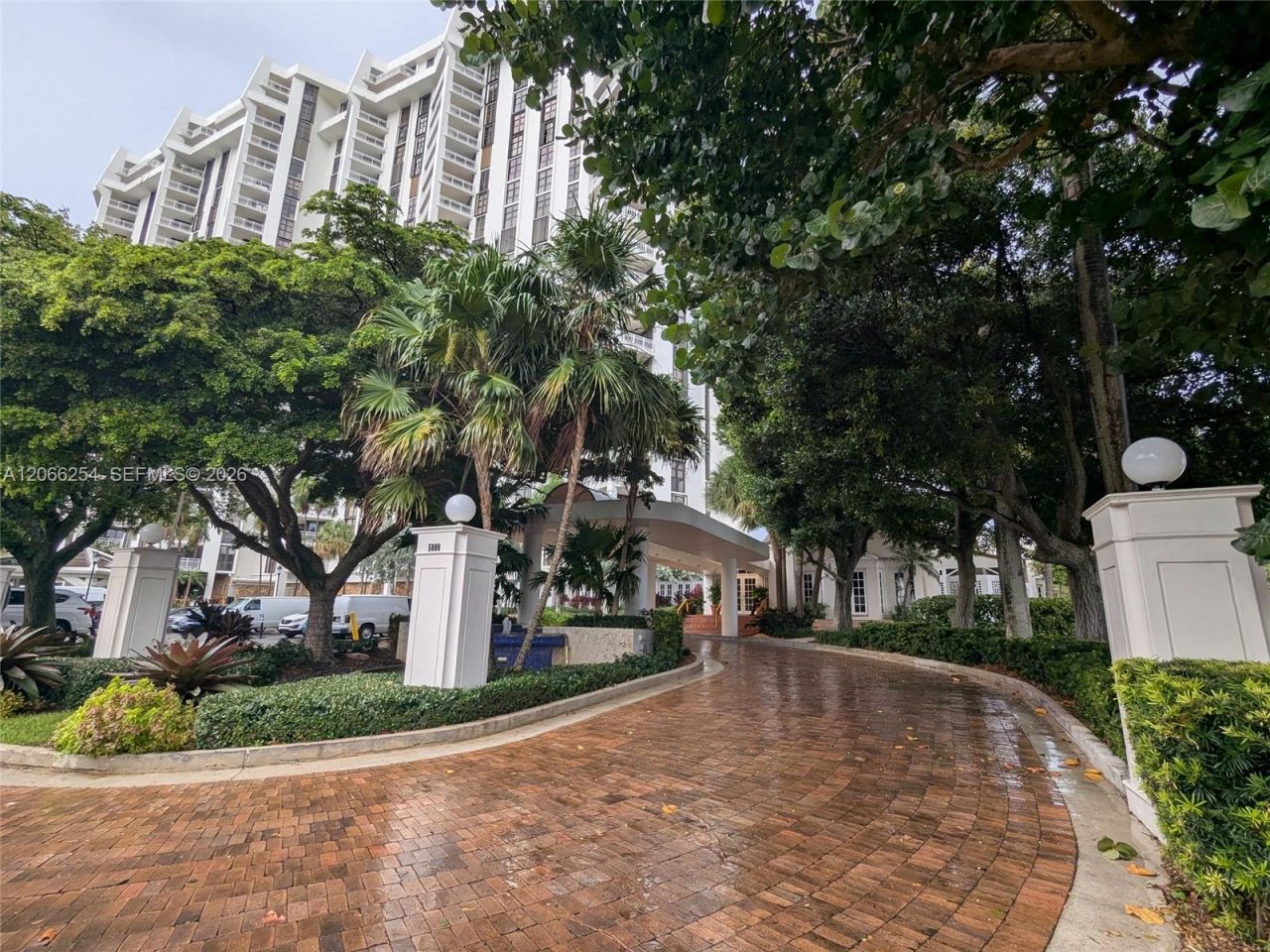 4000 Towerside Ter, Unit 1407, Miami, FL 33138 Photo