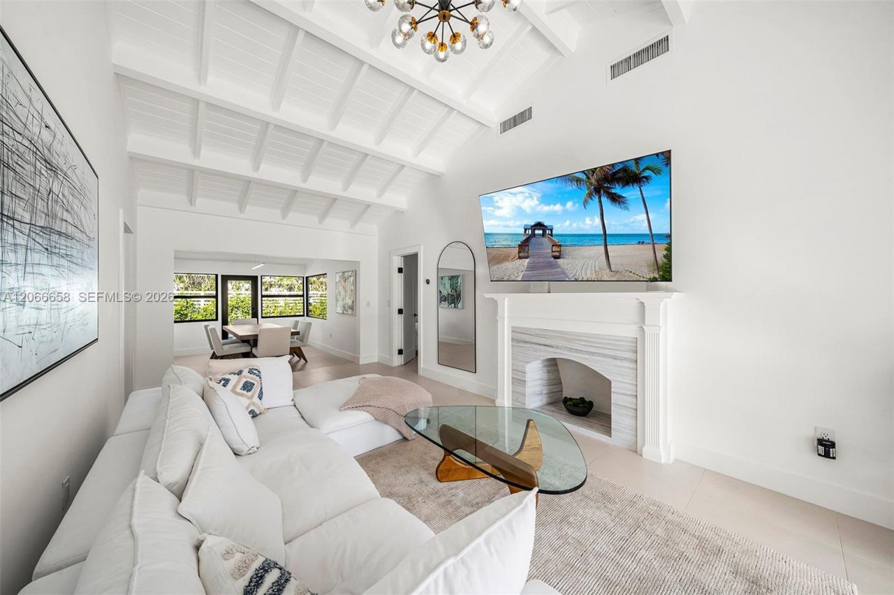 8844 Abbott Ave, Surfside, FL 33154 Photo
