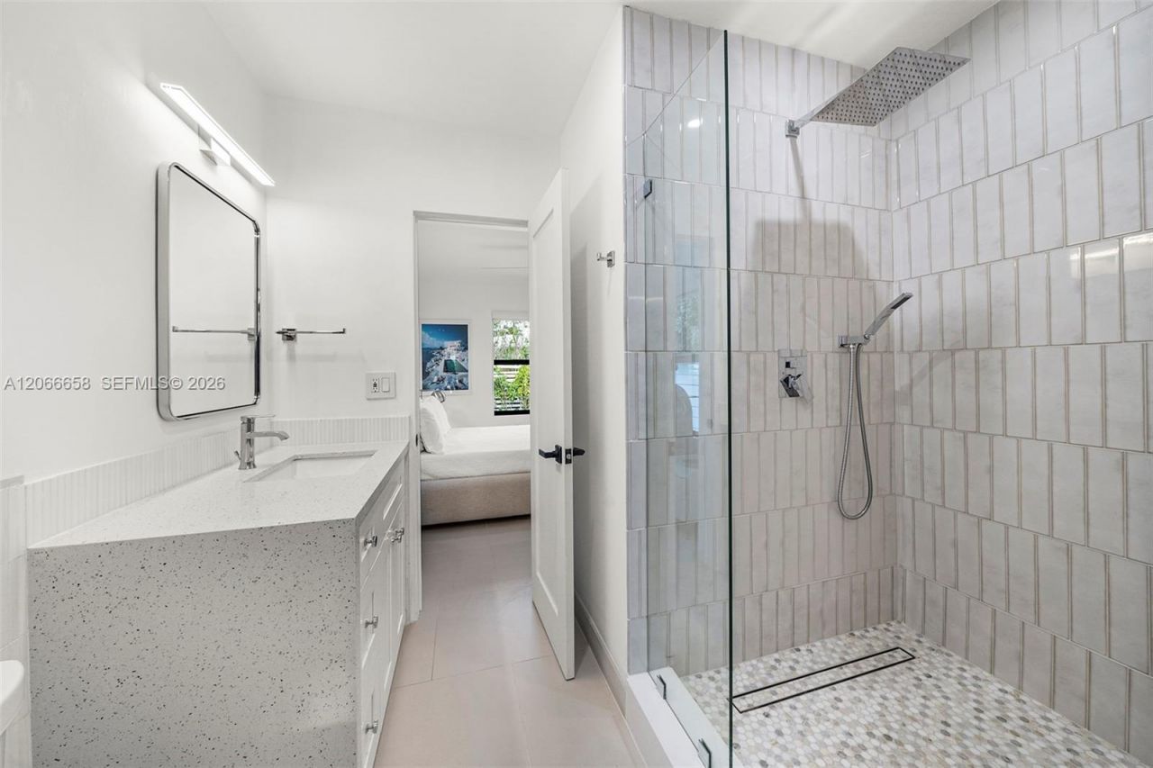 8844 Abbott Ave, Surfside, FL 33154 Photo