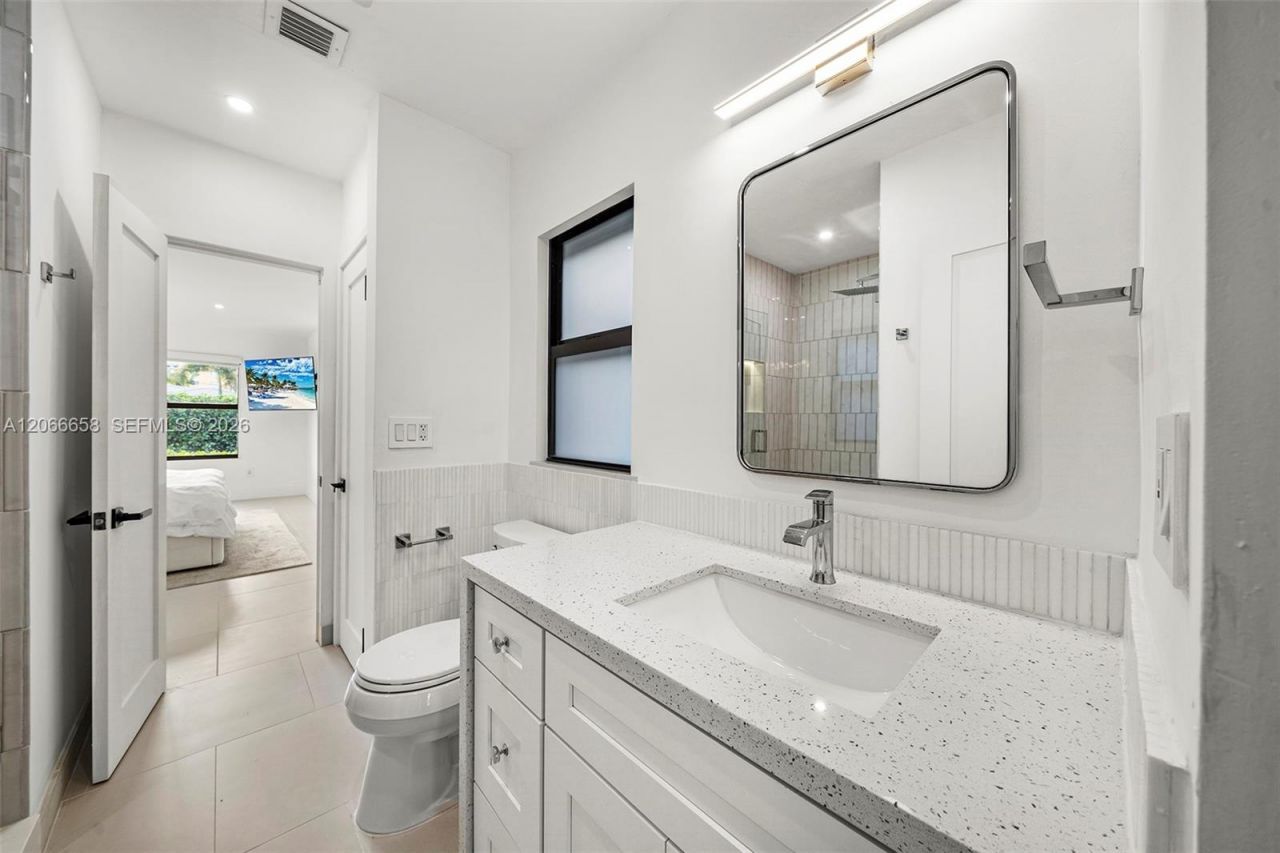 8844 Abbott Ave, Surfside, FL 33154 Photo