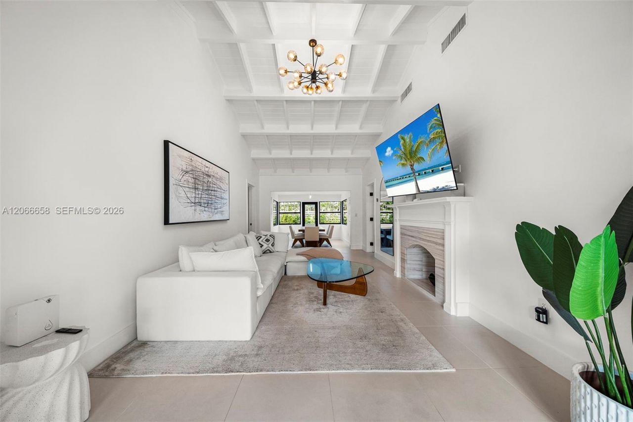 8844 Abbott Ave, Surfside, FL 33154 Photo