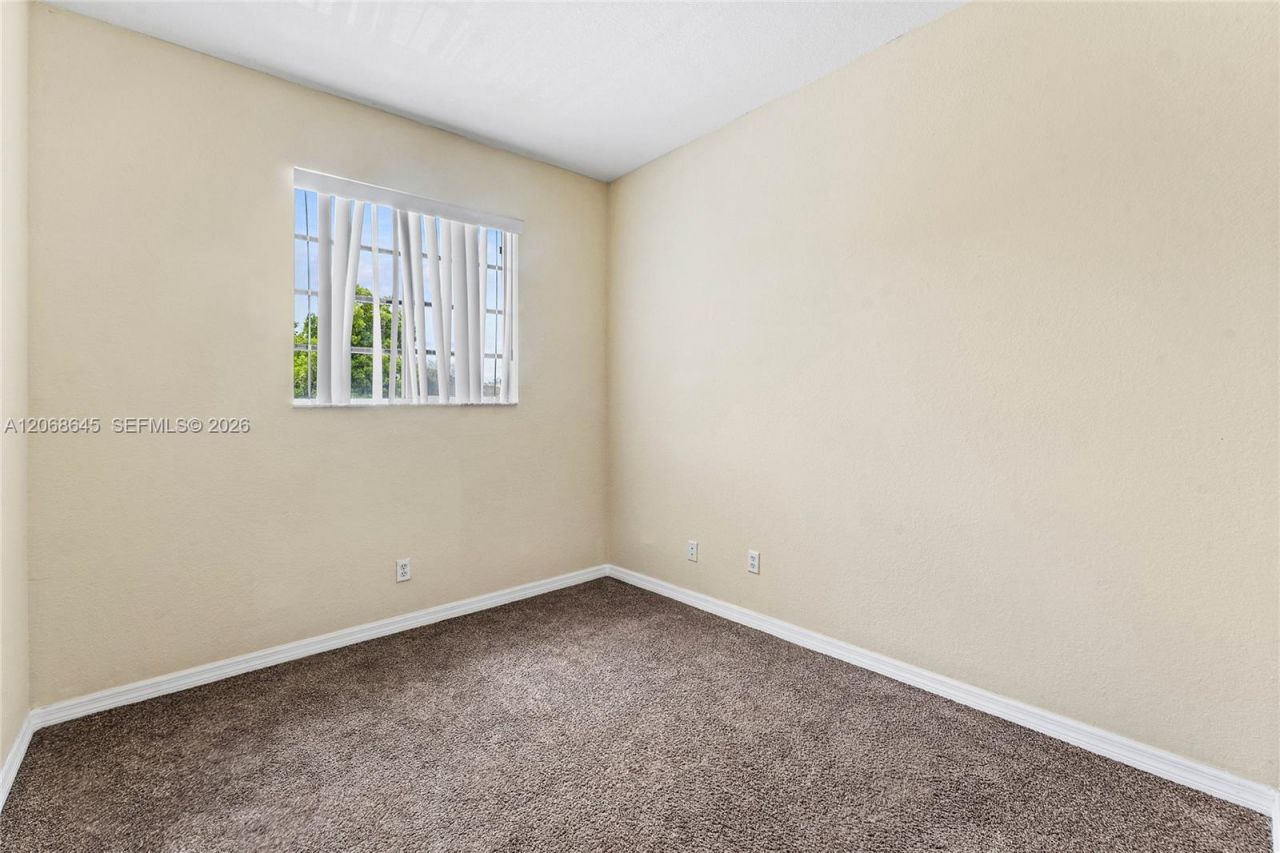 2004 Freeport Ln , Unit 4106, Riviera Beach, FL 33404 Photo