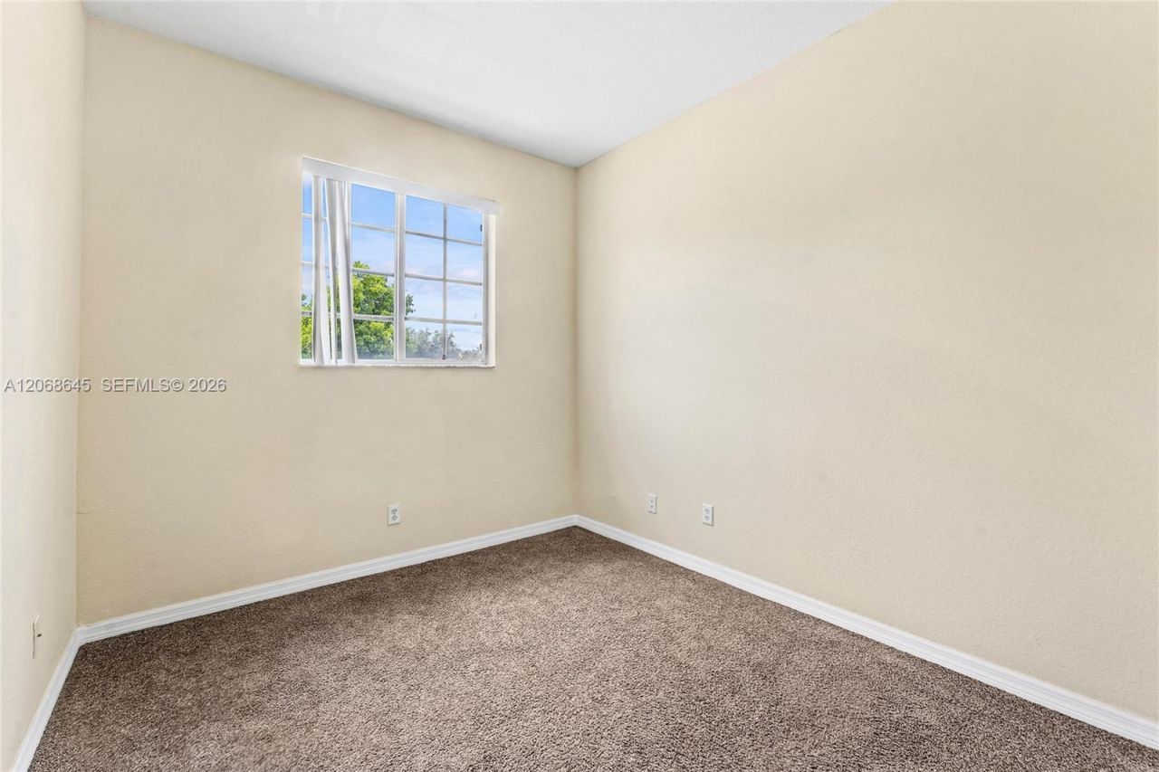 2004 Freeport Ln , Unit 4106, Riviera Beach, FL 33404 Photo