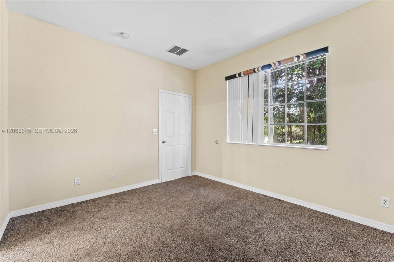 2004 Freeport Ln , Unit 4106, Riviera Beach, FL 33404 Photo