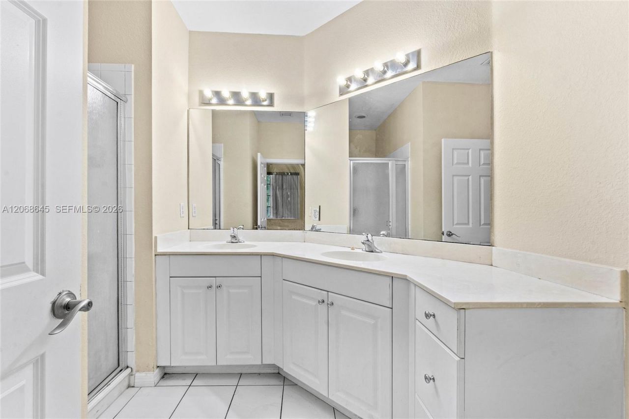 2004 Freeport Ln , Unit 4106, Riviera Beach, FL 33404 Photo