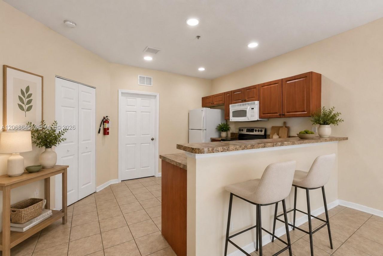 2004 Freeport Ln , Unit 4106, Riviera Beach, FL 33404 Photo