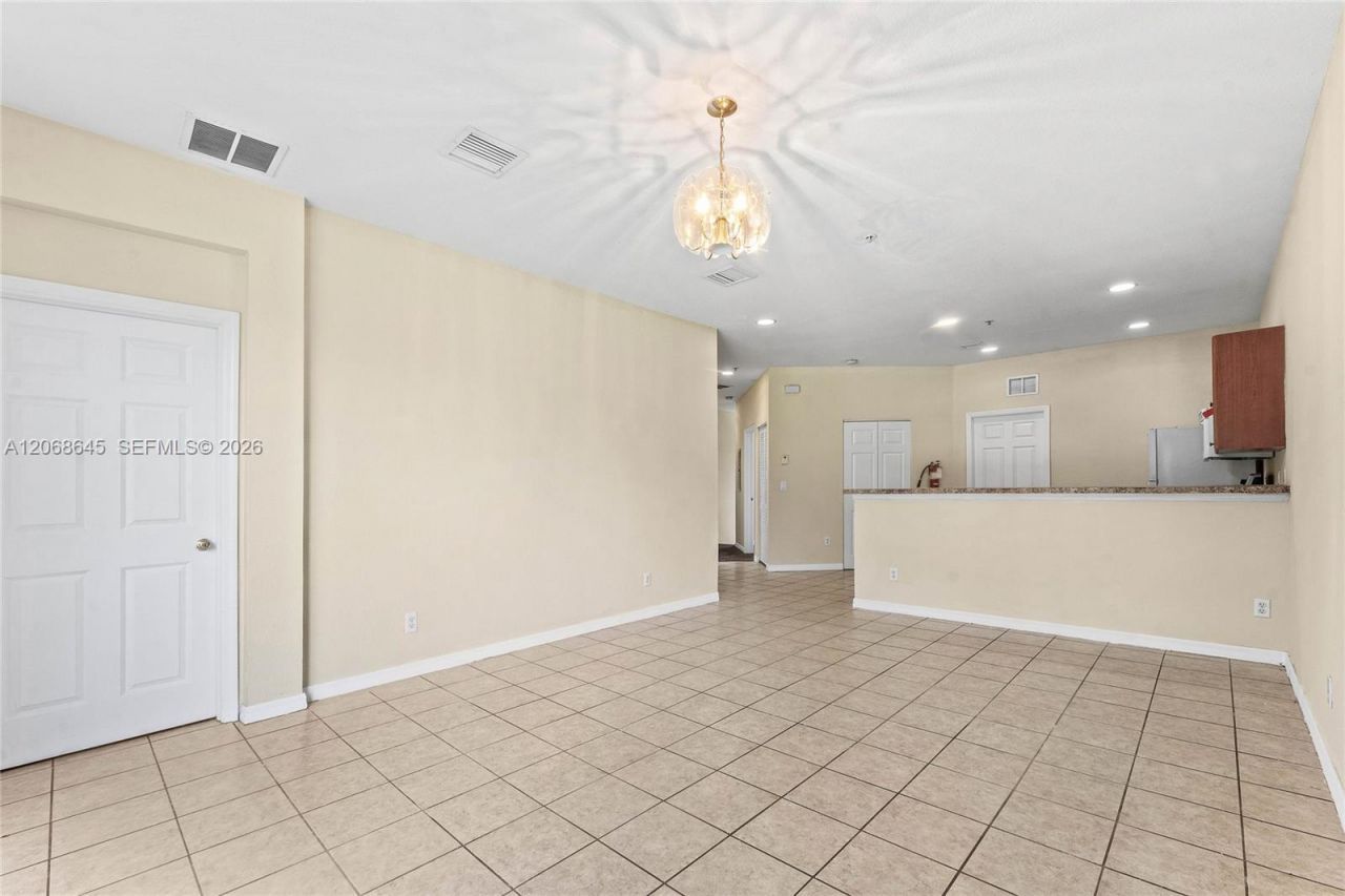 2004 Freeport Ln , Unit 4106, Riviera Beach, FL 33404 Photo