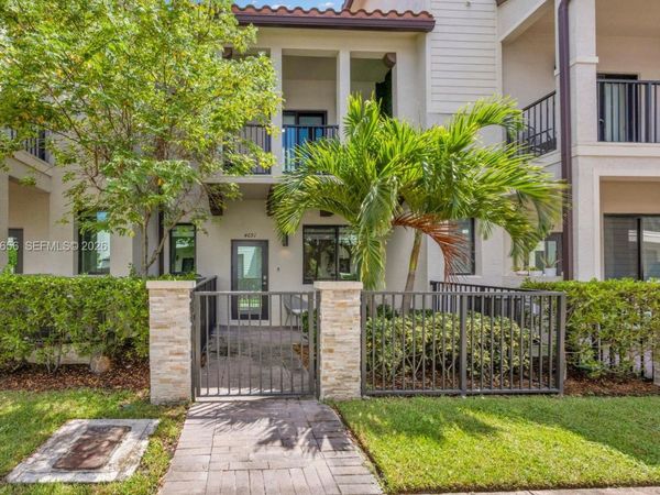 4691 NW 83rd Pkwy , Doral, FL 33166