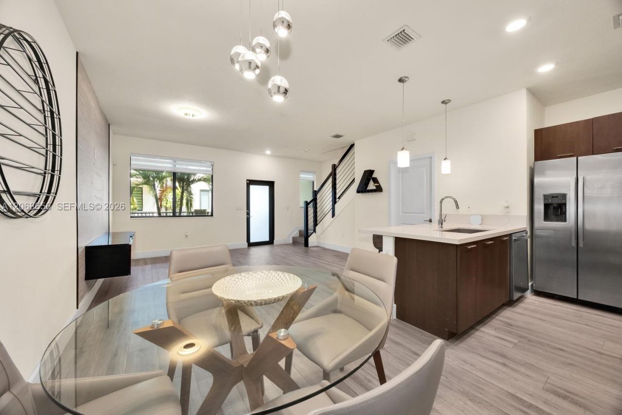 4691 NW 83rd Pkwy , Doral, FL 33166 Photo