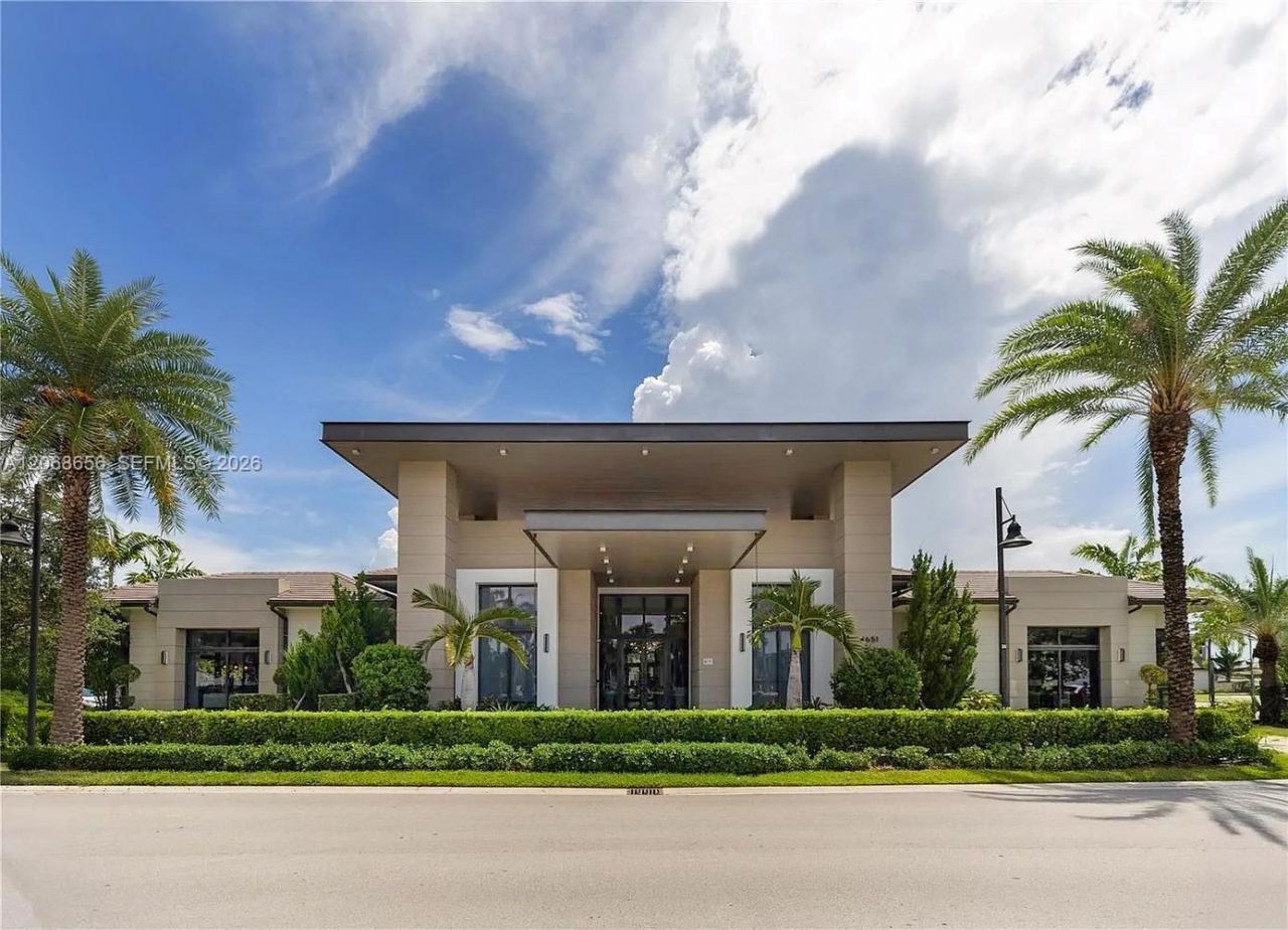 4691 NW 83rd Pkwy , Doral, FL 33166 Photo