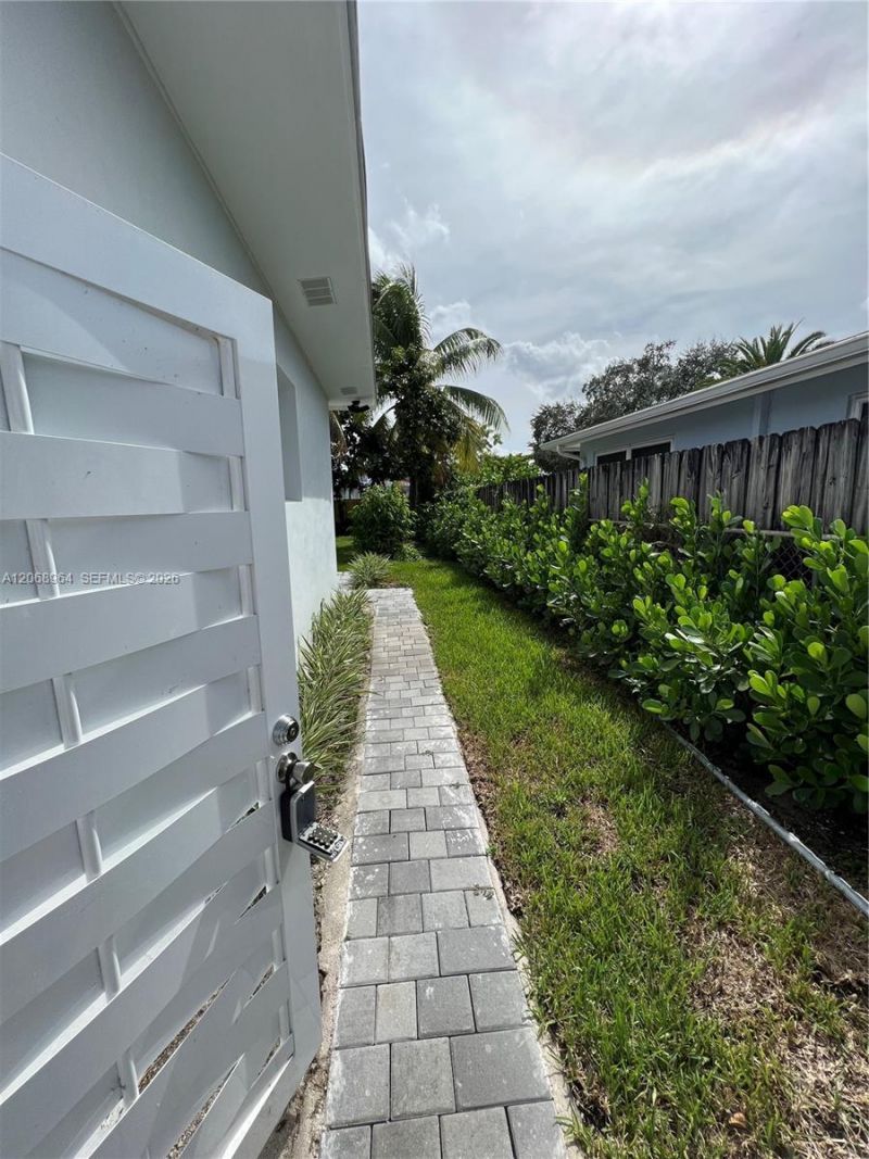 850 NE 127th St, North Miami, FL 33161 Photo