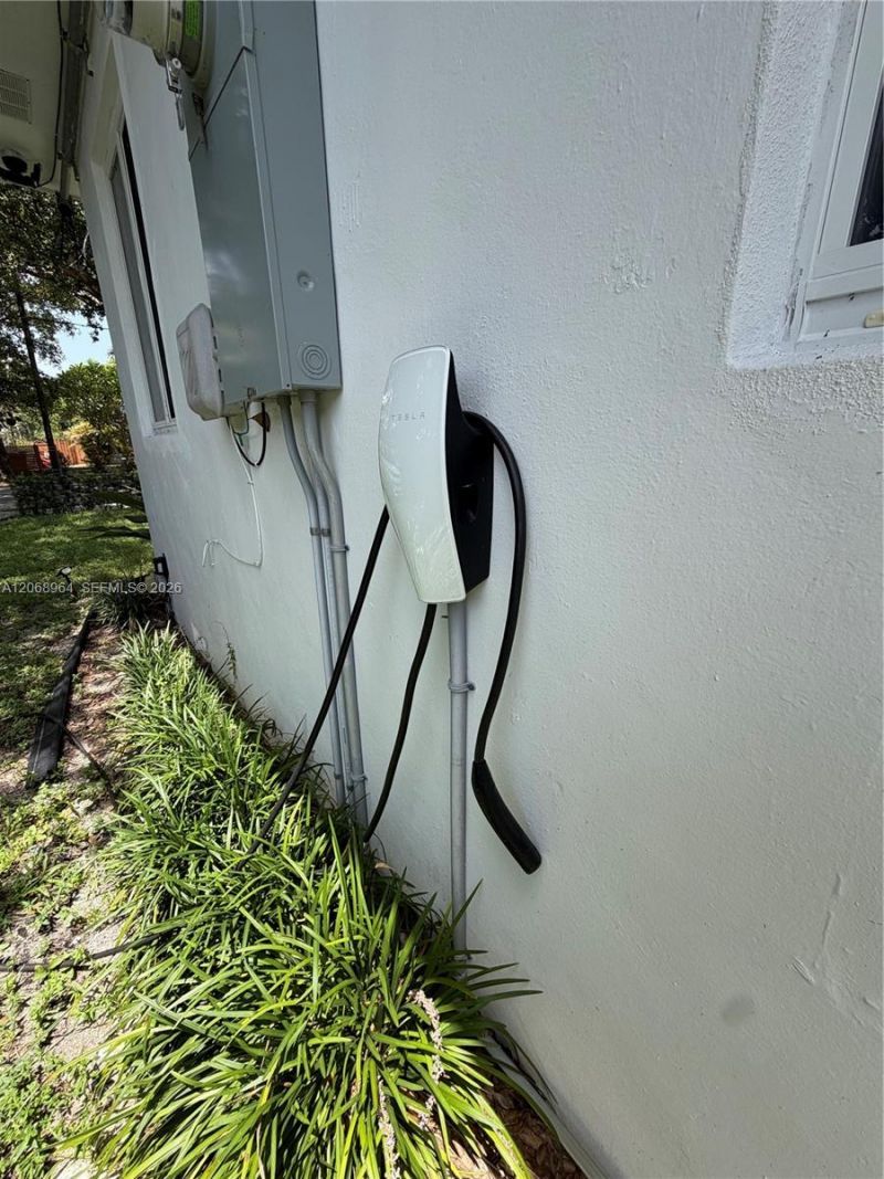 850 NE 127th St, North Miami, FL 33161 Photo