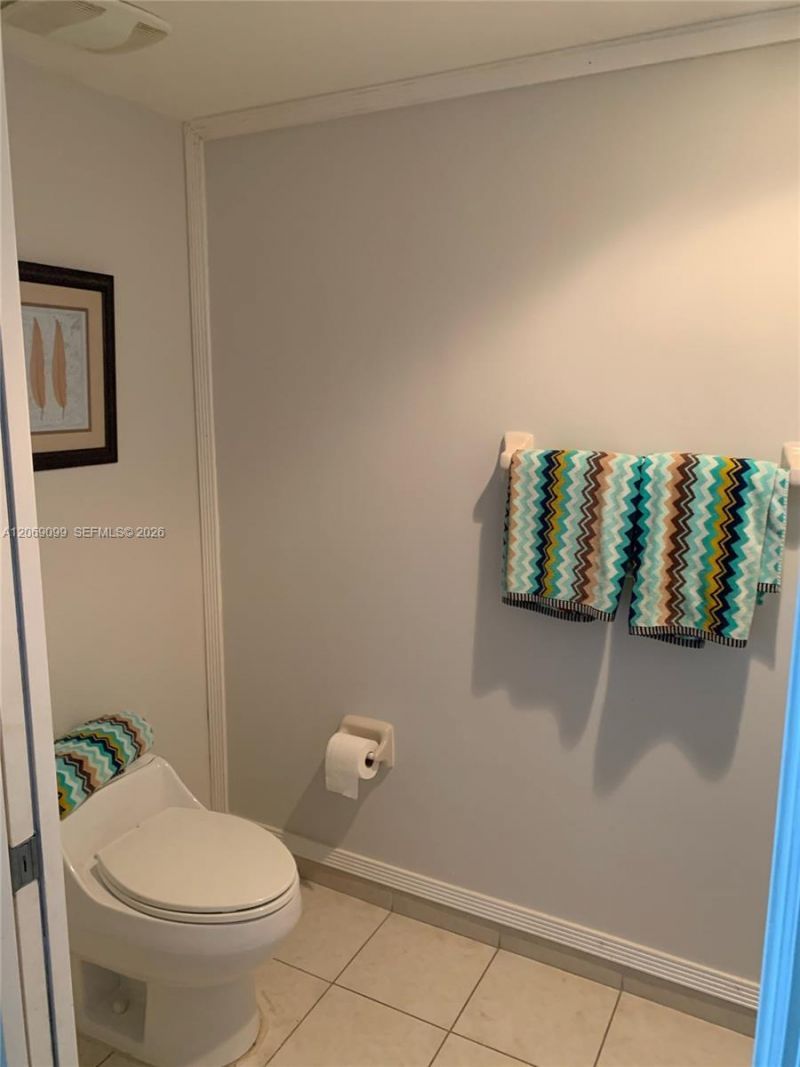 15051 Royal Oaks Ln, Unit 1005, North Miami, FL 33181 Photo