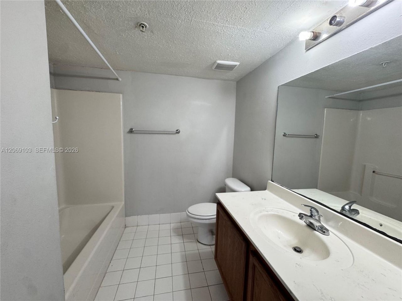 9909 Westwood Dr , Unit 16-1, Tamarac, FL 33321 Photo