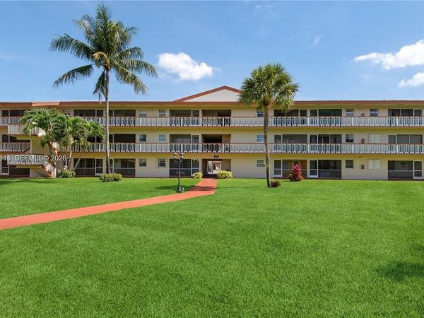 5300 Washington St , Unit C220, Hollywood, FL 33021