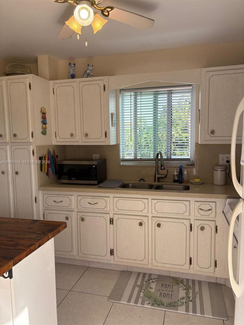 5300 Washington St , Unit C220, Hollywood, FL 33021 Photo